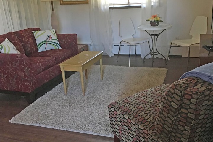 Room 17 of 28