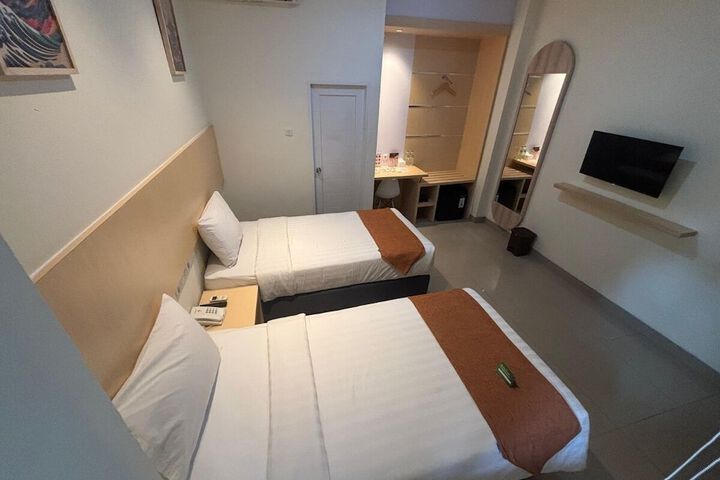 Room 53 of 85