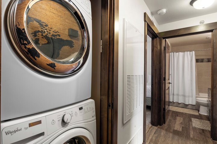 Laundry 100 of 142