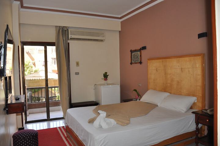 Room 14 of 73