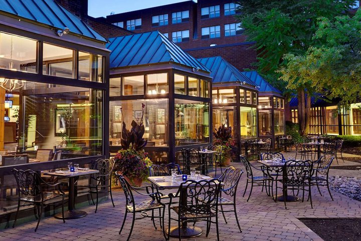 Hotel Exterior 55 of 64