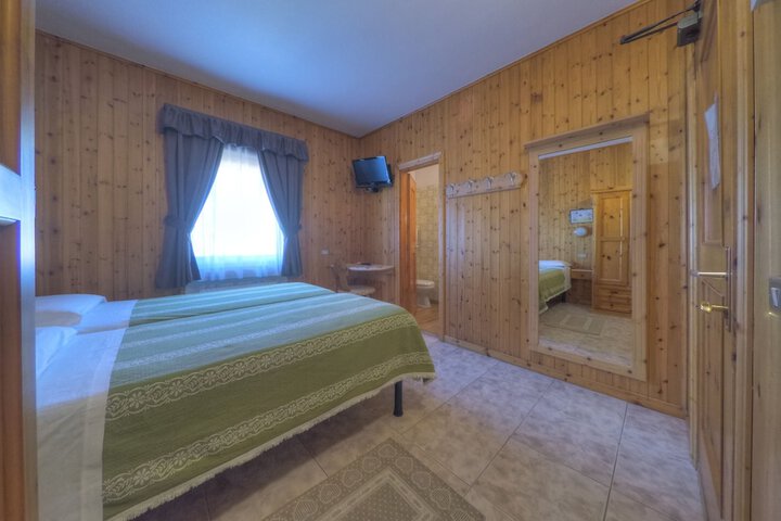 Room 14 of 63