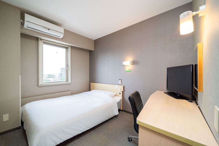 Room 7 of 24