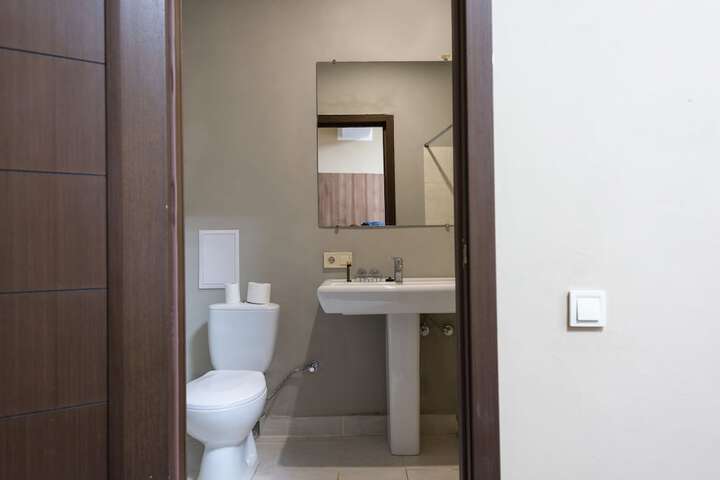Room 16 of 16