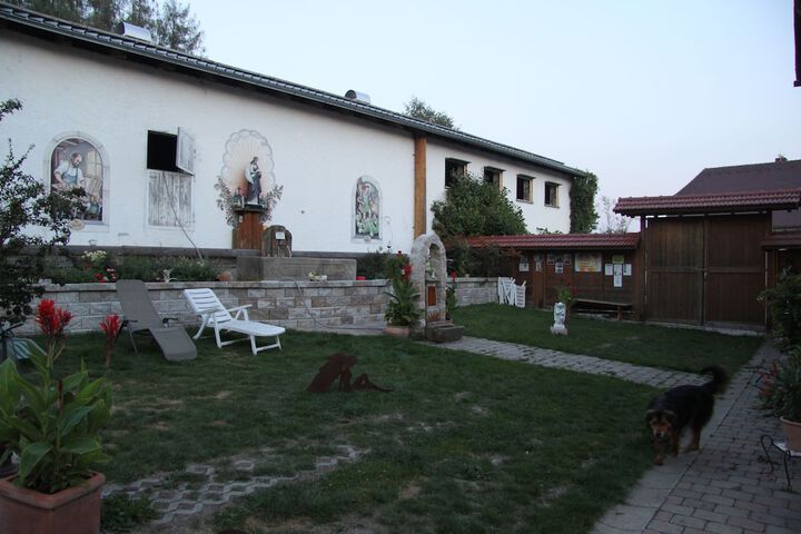 Hotel Exterior 99 of 120