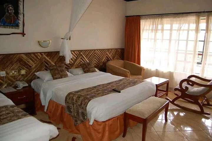 Room 3 of 25