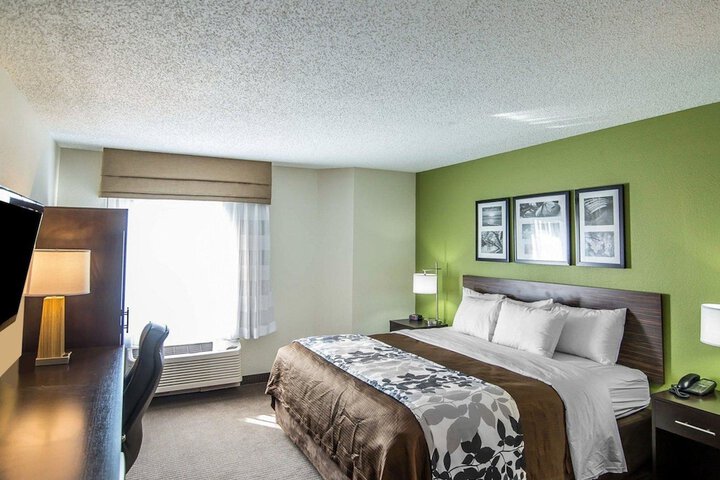 Room 20 of 33