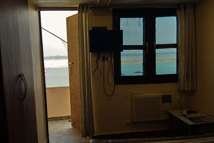 Room 18 of 117