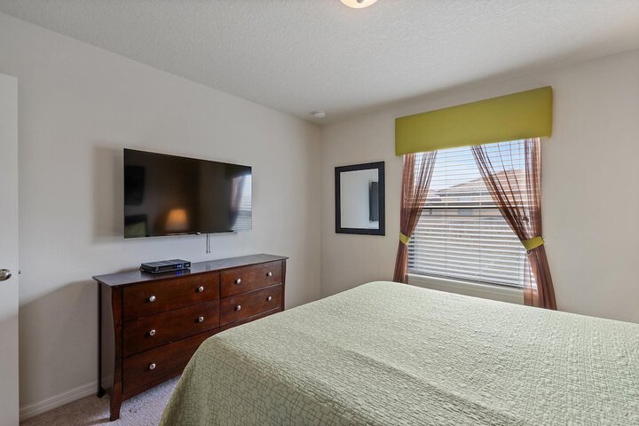 Room 6 of 45