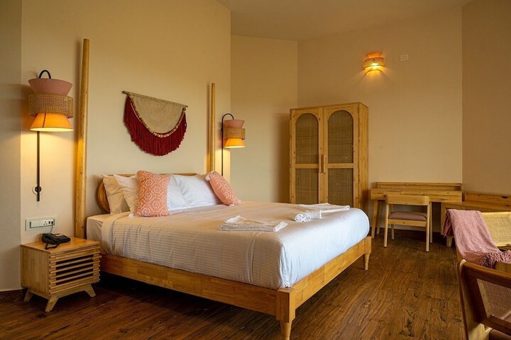 Room 6 of 17