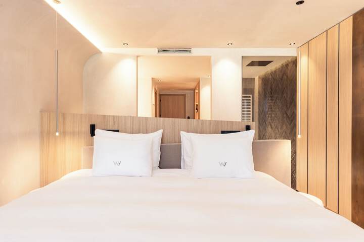 Room 6 of 79