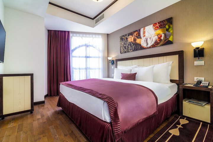 Room 48 of 105