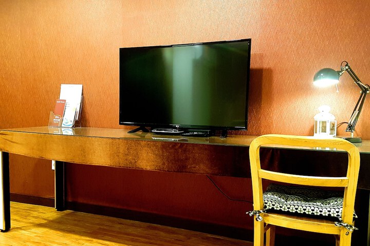 Room 14 of 77