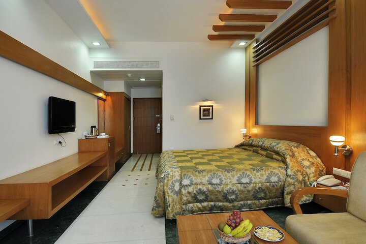 Room 5 of 51