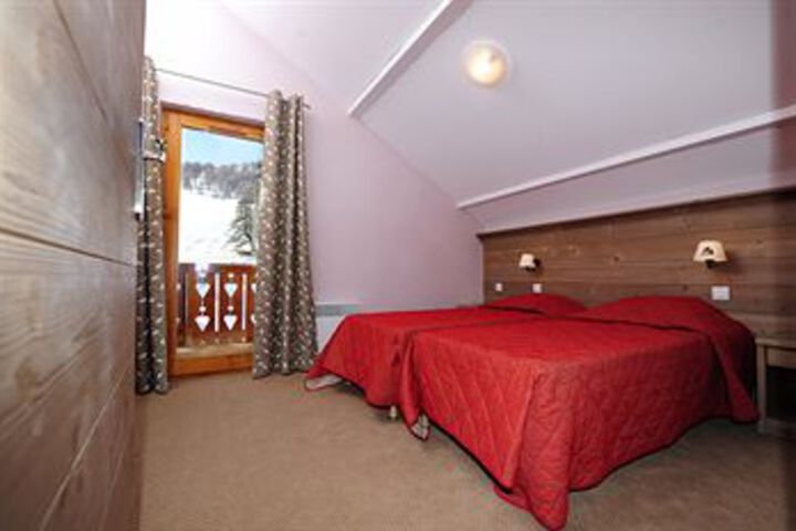 Room 11 of 22