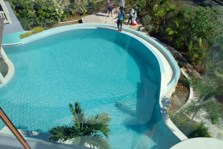 Hotel Pool