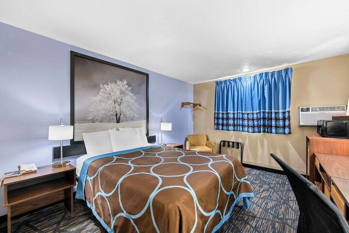 1 Double Bed (2 of 15)