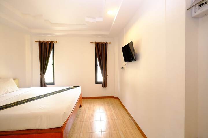 Room 21 of 32