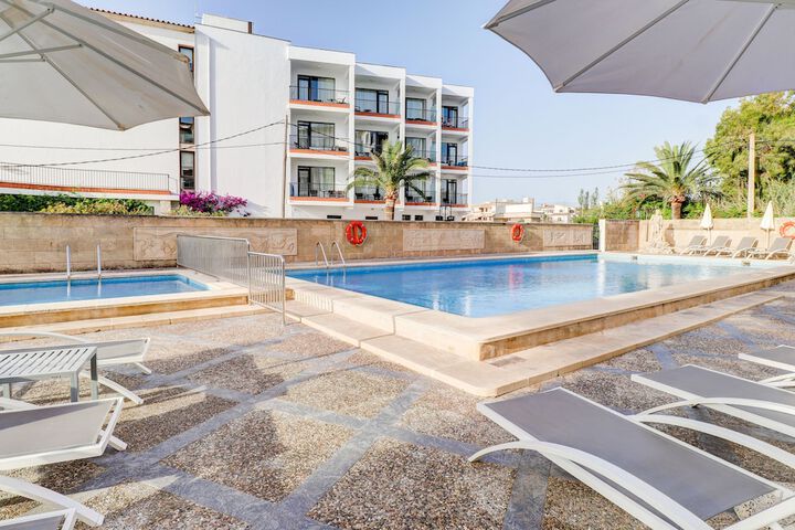 Hotel with Pool