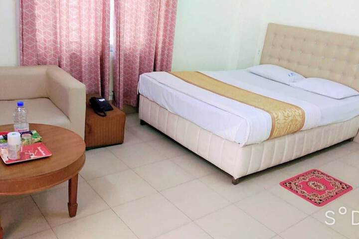 Room 9 of 35