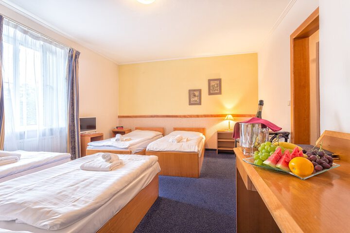 Room 3 of 19