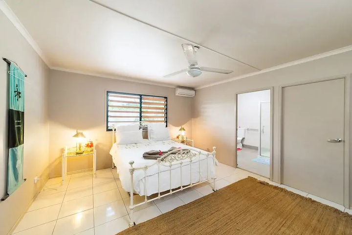 Room 2 of 7