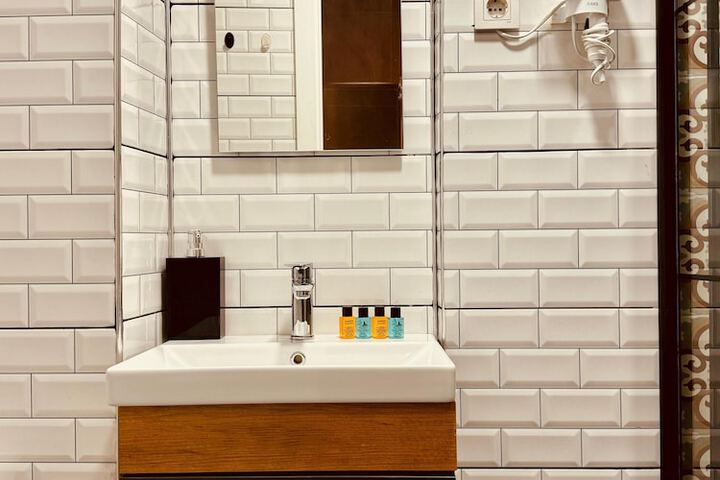 Room 34 of 37