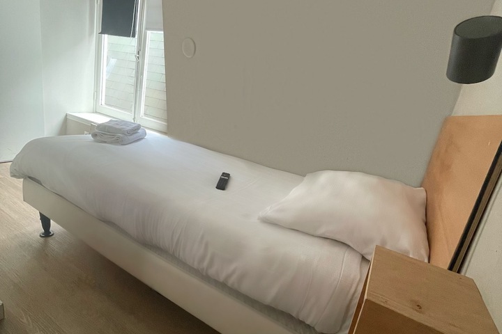 Room 12 of 132