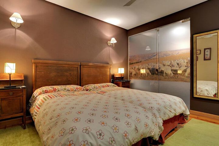 Room 5 of 15