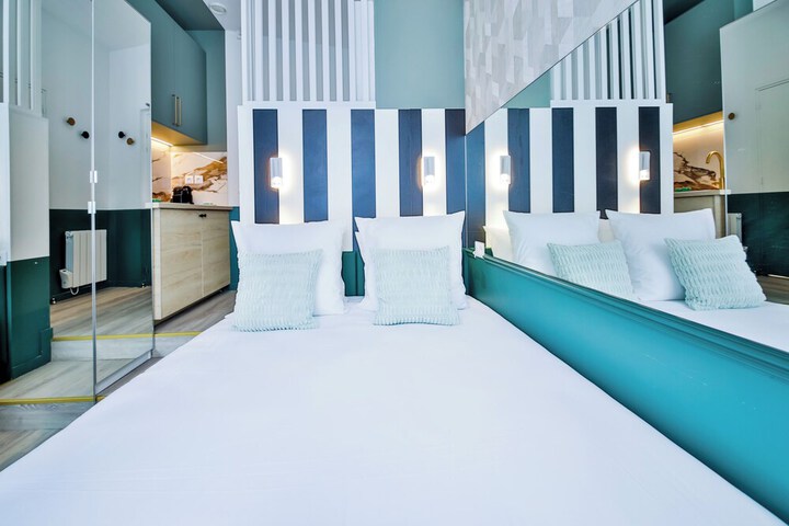 Room 18 of 270
