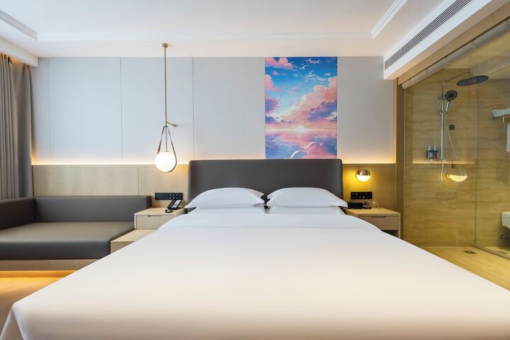 Room 6 of 26