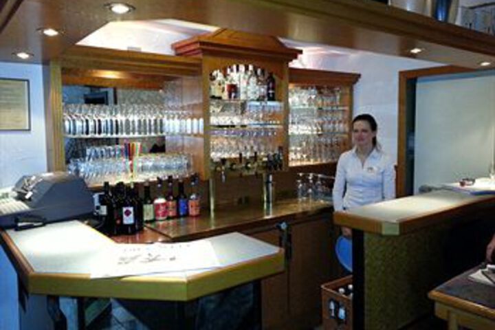 Hotel Bar