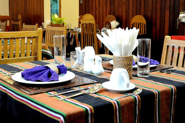 Dining 36 of 49