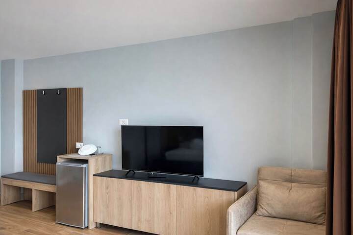Room 5 of 73
