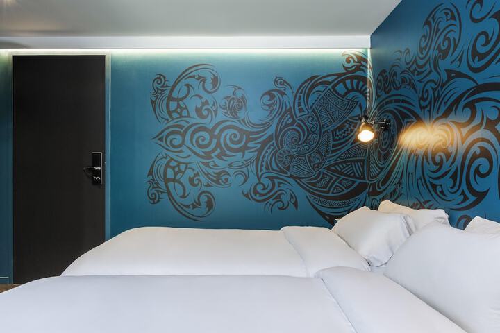 Room 14 of 30