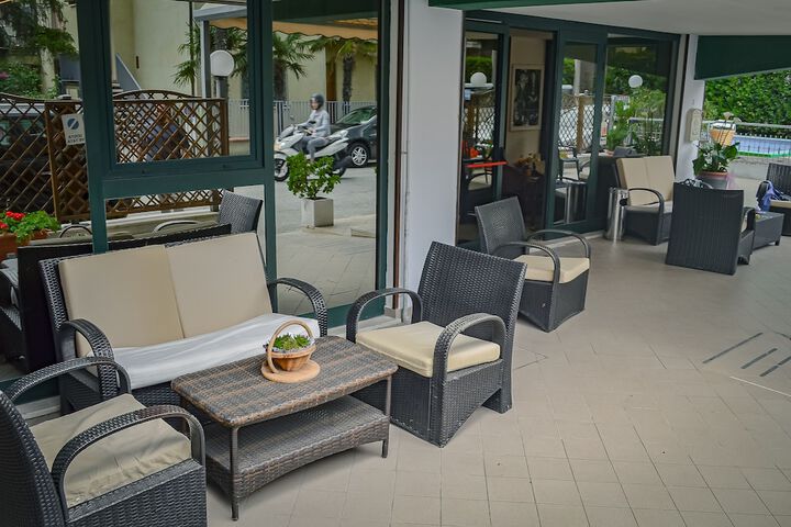 Hotel Exterior 75 of 76