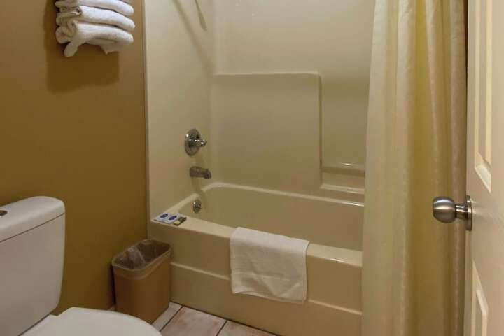 Room 13 of 22