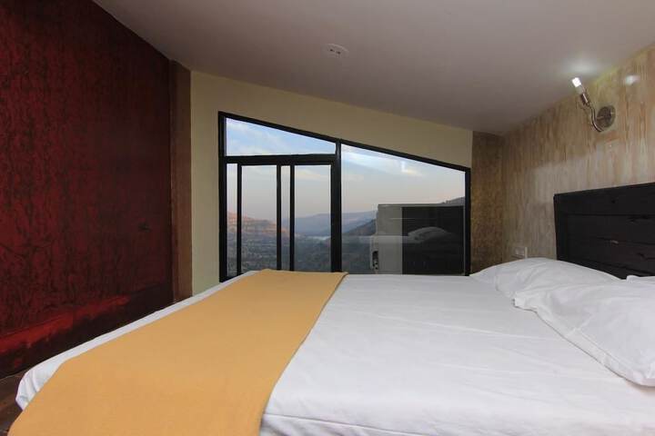 Room 53 of 86