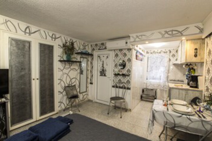 Room 5 of 14