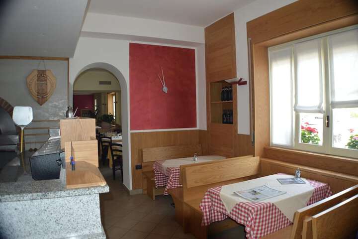Dining Photos