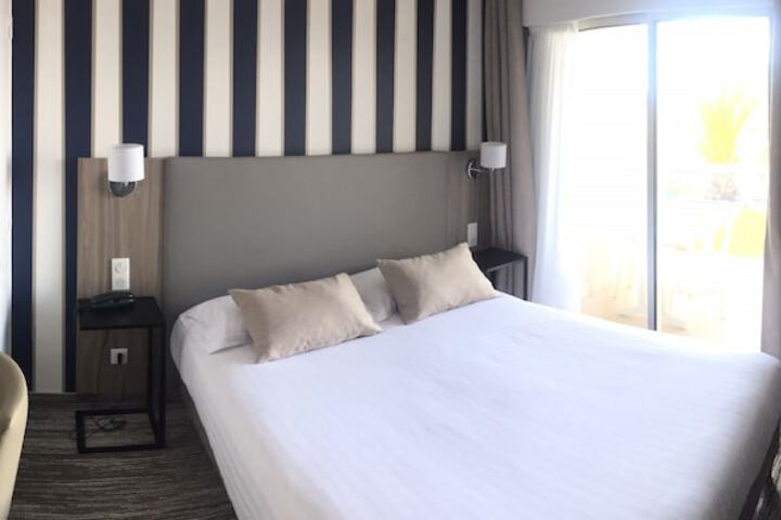 Room 18 of 87