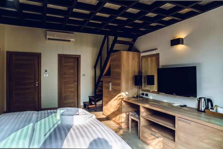 Room 11 of 40