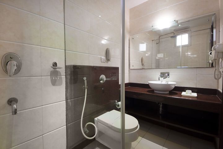 Room 13 of 21
