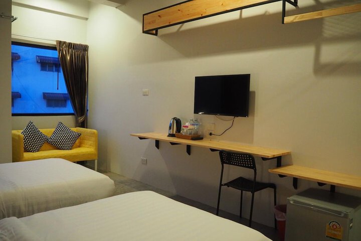 Room 25 of 47