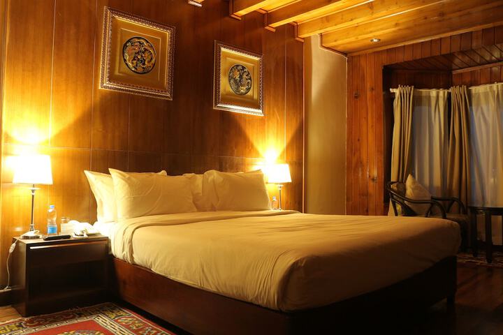 Room 4 of 56