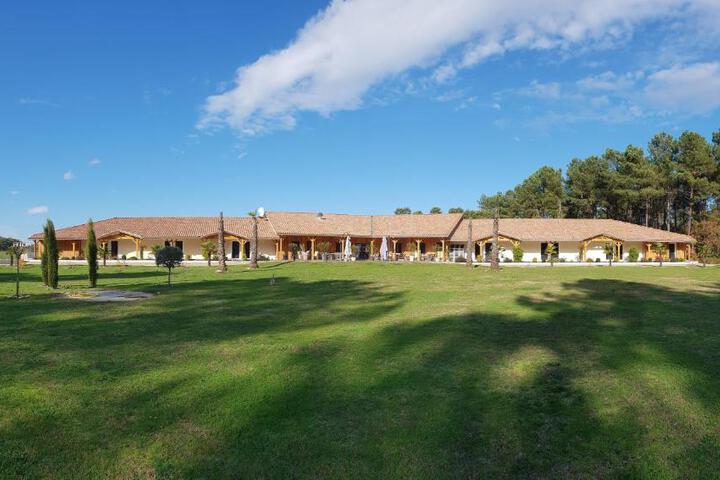LHôtel du Lac Casteljaloux