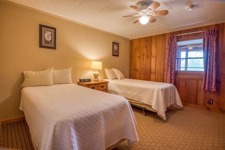 Slope Queen Bed with View (57 of 100)