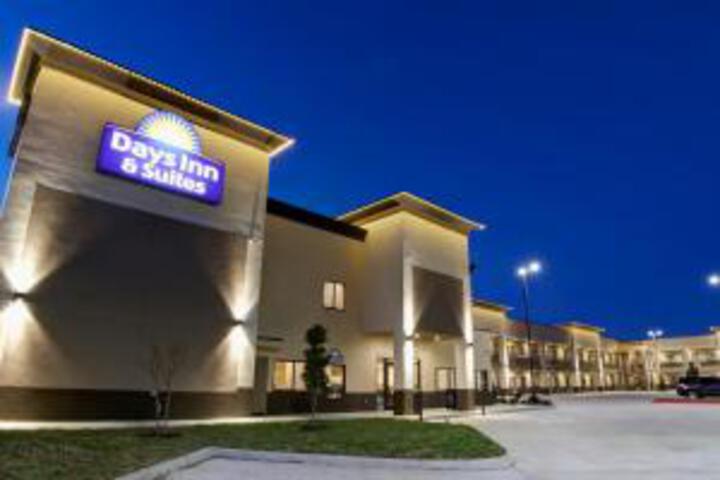 Hotel 2 of 51