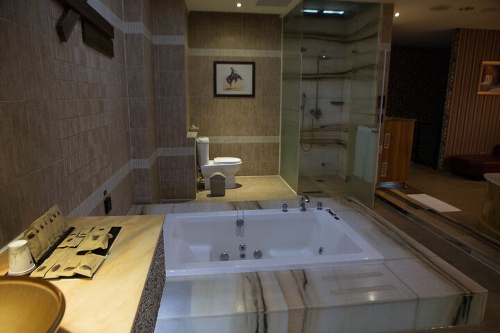 Hot Tub 70 of 79
