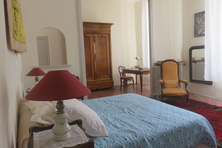 Room 3 of 16